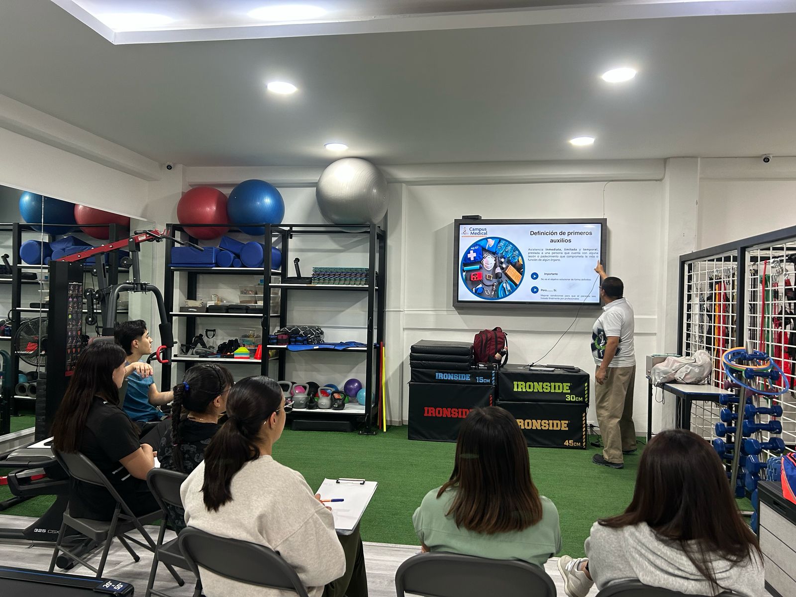 Curso de Primeros auxilios Curso de primeros auxilios en gimnacio